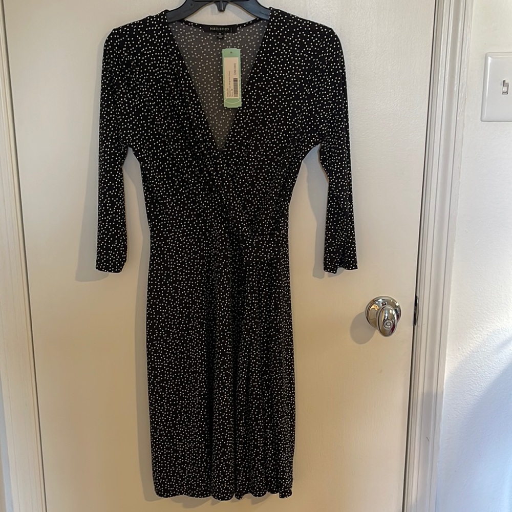 Sz Med (8) Dark Navy wrap dress. NWT. knee length, 3/4 sleeves.